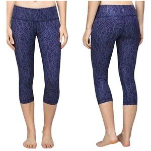 LULULEMON Blue Banana Leaf Wunder Under crop Luon size 6